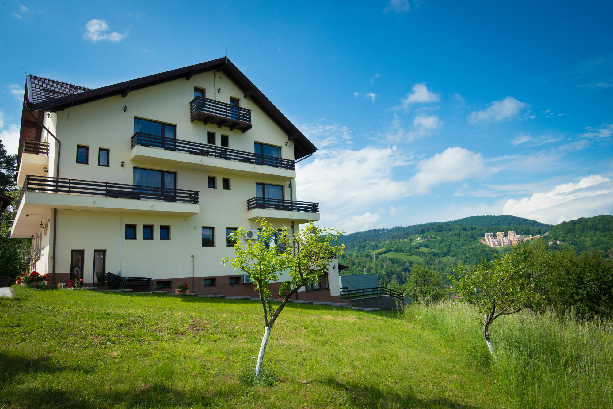 Pensiunea Toscana Брашов Екстериор снимка